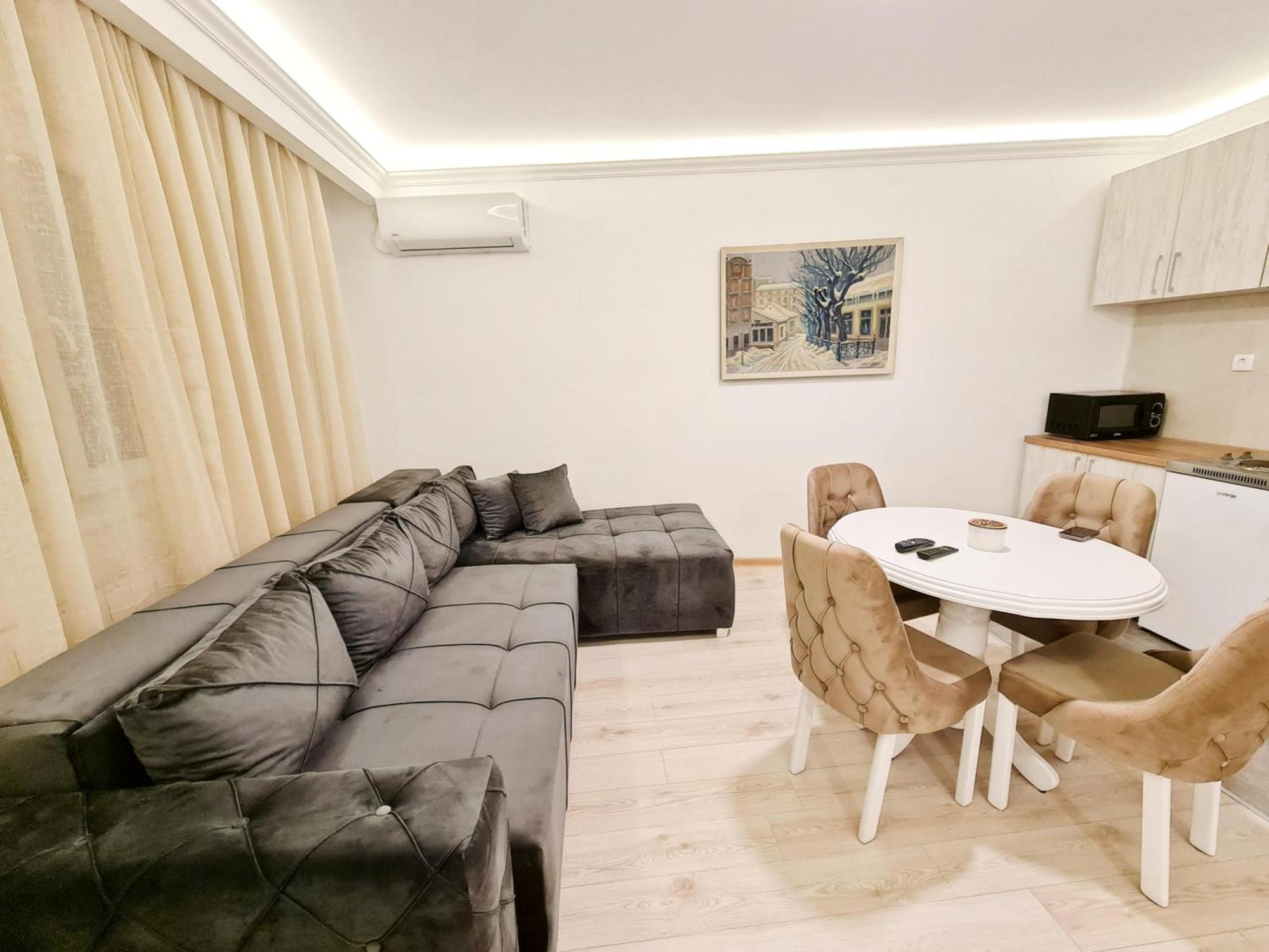 Modern Central Apartments Renovated 베오그라드 외부 사진
