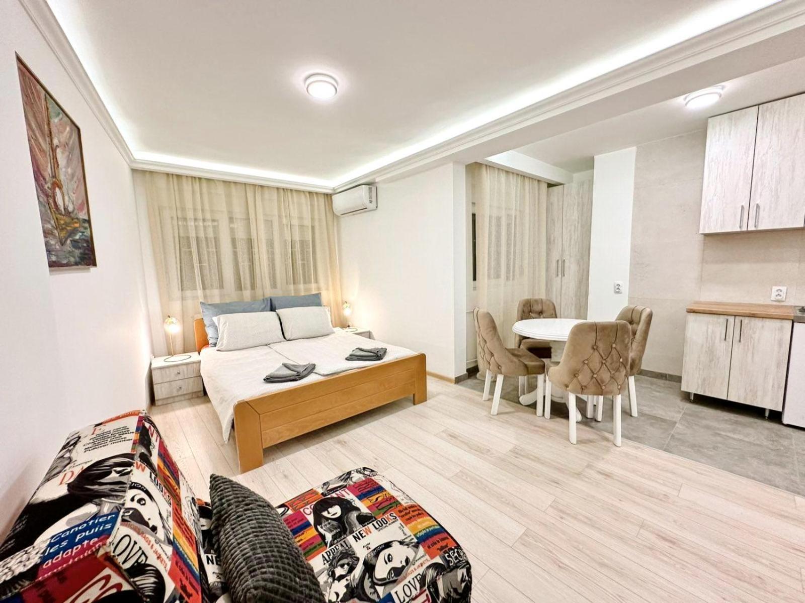 Modern Central Apartments Renovated 베오그라드 외부 사진